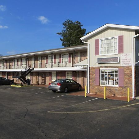 Pine Crest Motor Lodge Holly Springs Экстерьер фото